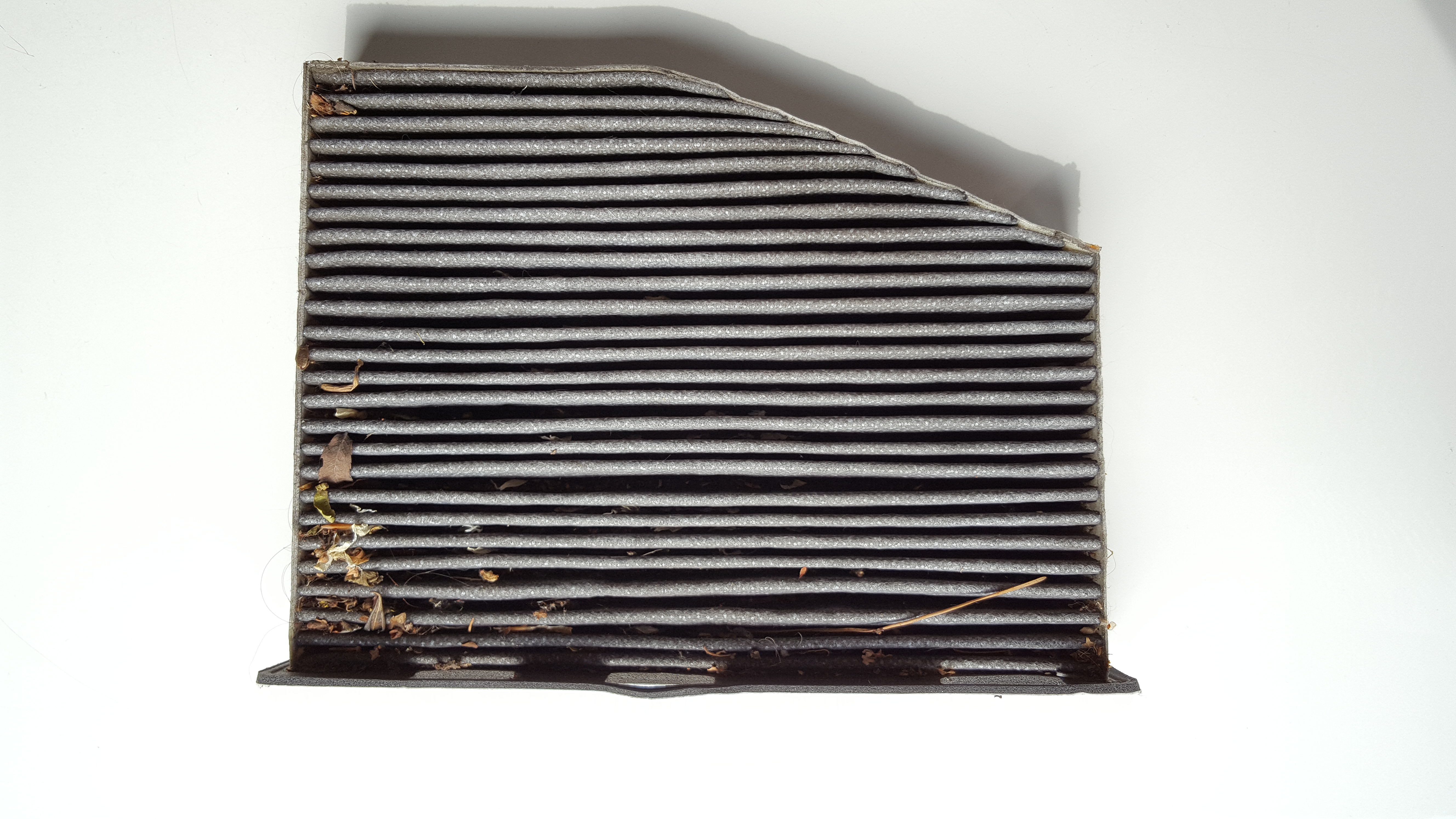 Pollenfilter-hvorfor-skal-det-skiftes-og-hvad-goer-det-brugt-pollenfilter-med-aktivt-kul Brugt-pollenfilter-med-aktivt-kul-Skorstensgaard-blog