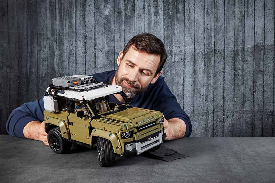 Mand holder  Land Rover Defender i lego