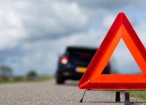 Advarselstrekant-motorproblemer-i-vejkant-service
