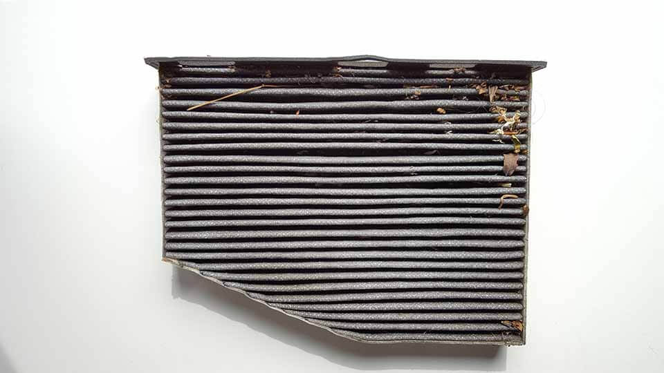 Brugt pollenfilter med aktivt kul